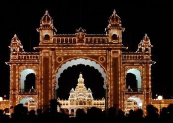 ಮೈಸೂರು ದಸರಾ ವಿದ್ಯುತ್ ದೀಪೋತ್ಸವ ವೀಕ್ಷಣೆ