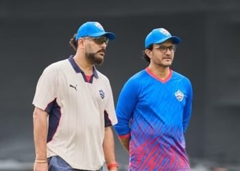 “ಕಳೆದ 25 ವರ್ಷಗಳಿಂದ ನಿಮ್ಮ ಅಸಿಸ್ಟೆಂಟ್ ಆಗಿಯೇ ಇದ್ದೇನೆ”: ಡೆಲ್ಲಿ ಕ್ಯಾಪಿಟಲ್ಸ್ ಕೋಚ್ ಹುದ್ದೆ ಬಗ್ಗೆ ದಾದಾಗೆ ಯುವಿ ನೀಡಿದ ಹಾಸ್ಯಭರಿತ ಪ್ರತಿಕ್ರಿಯೆ