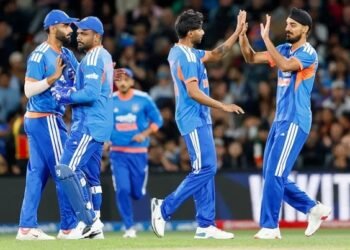 ನ್ಯೂಜಿಲೆಂಡ್ ವಿರುದ್ಧದ ಮೊದಲ ಟಿ20 ಪಂದ್ಯದಲ್ಲಿ ಕಳಪೆ ಬೌಲಿಂಗ್: 19 ವರ್ಷಗಳ ಇತಿಹಾಸದಲ್ಲೇ ಅನಗತ್ಯ ದಾಖಲೆ ಬರೆದ ಟೀಮ್ ಇಂಡಿಯಾ
