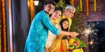 ಪಟಾಕಿ ಸಿಡಿಸುವ ಮುನ್ನ ಇಲ್ಲಿ ಗಮನಿಸಿ: ಕೇವಲ 11 ರೂ.ಗೆ ಸಿಗಲಿದೆ 25 ಸಾವಿರ ರೂ. ವಿಮೆ ಕವರೇಜ್